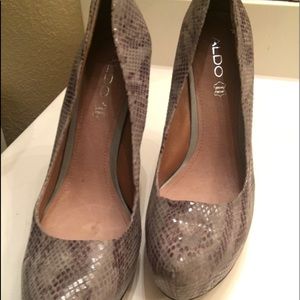 ALDO Grey snak print heels